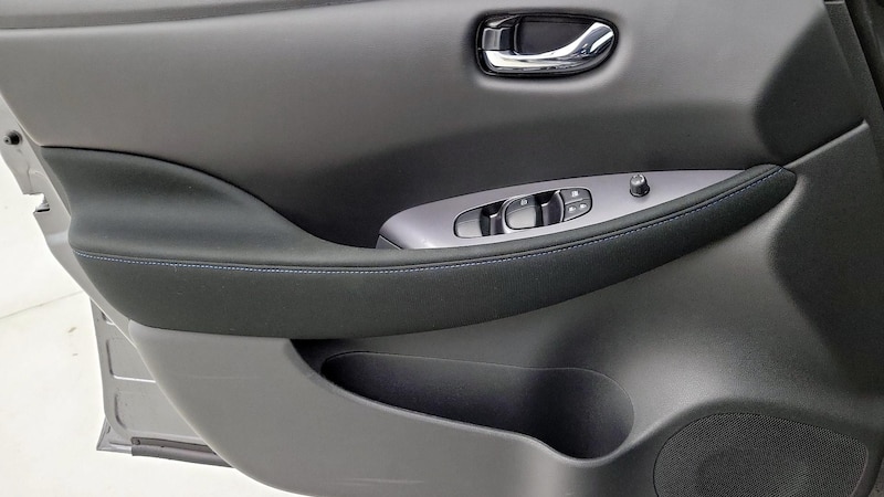 2025 Nissan Leaf S 12