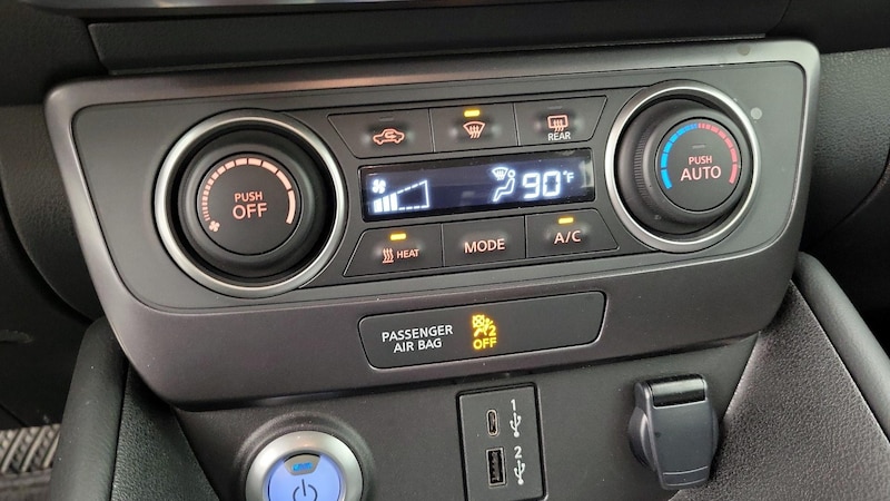 2025 Nissan Leaf S 16