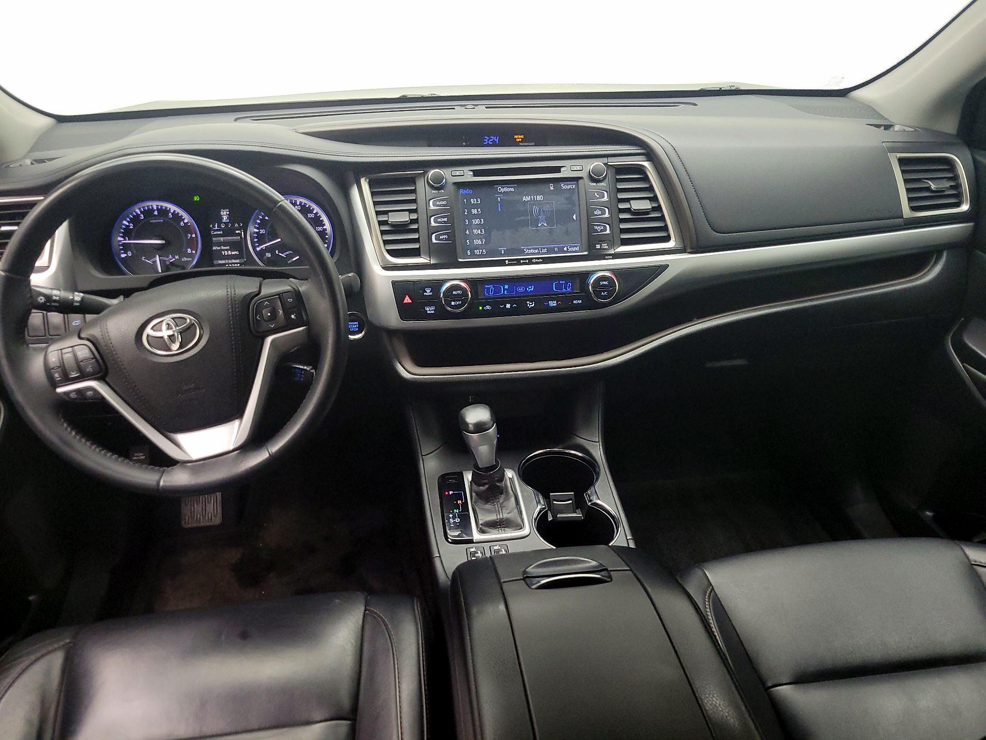 Thumbnail: 2016 Toyota Highlander - 9