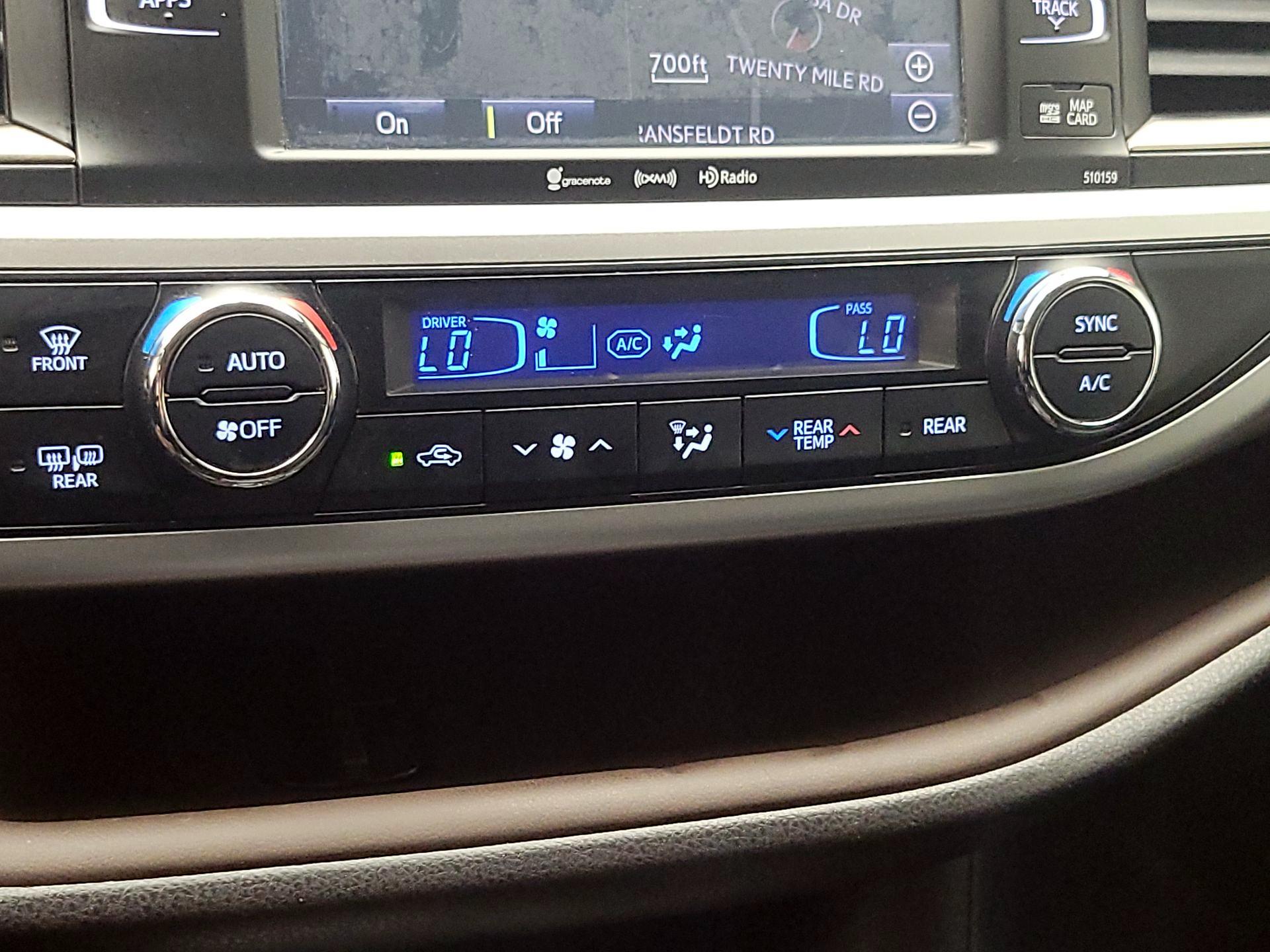 Thumbnail: 2016 Toyota Highlander - 16