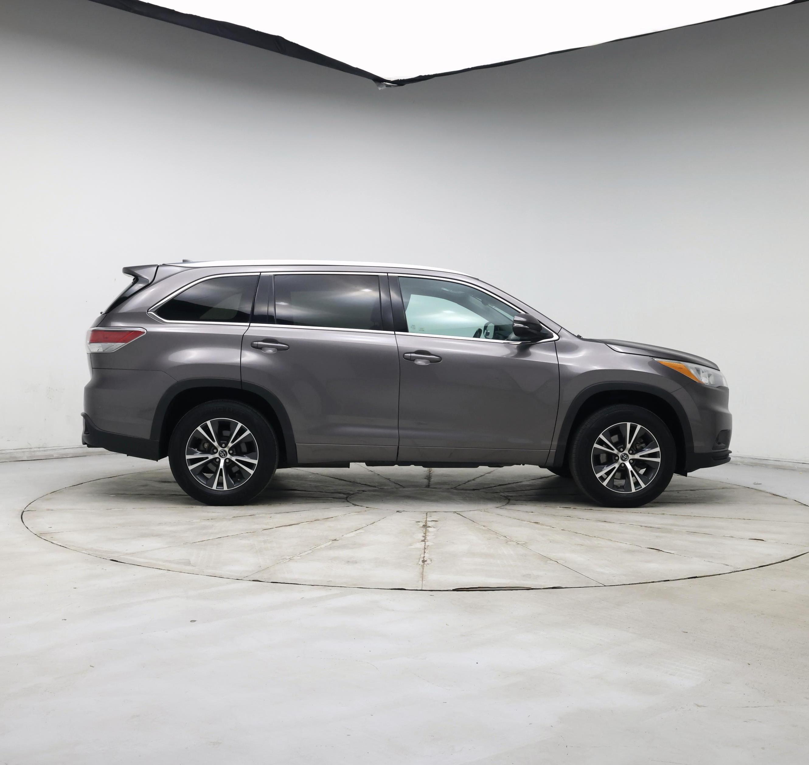 Thumbnail: 2016 Toyota Highlander - 7