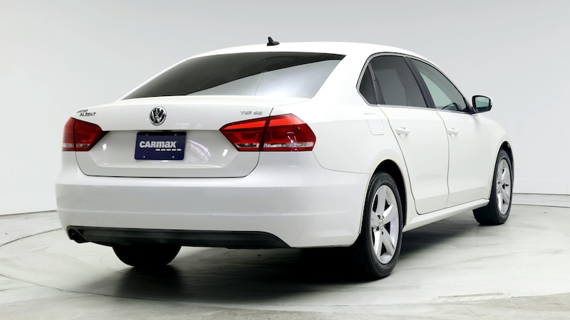 2015 Volkswagen Passat SE 8