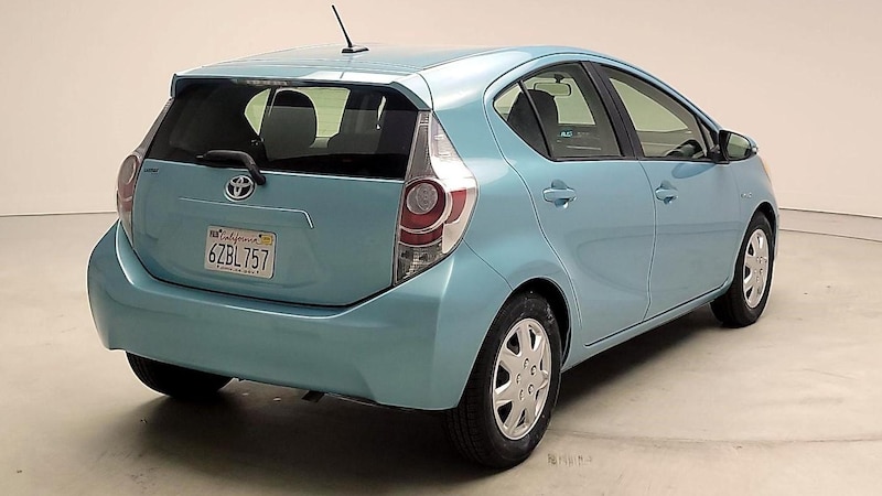 2013 Toyota Prius c Three 5