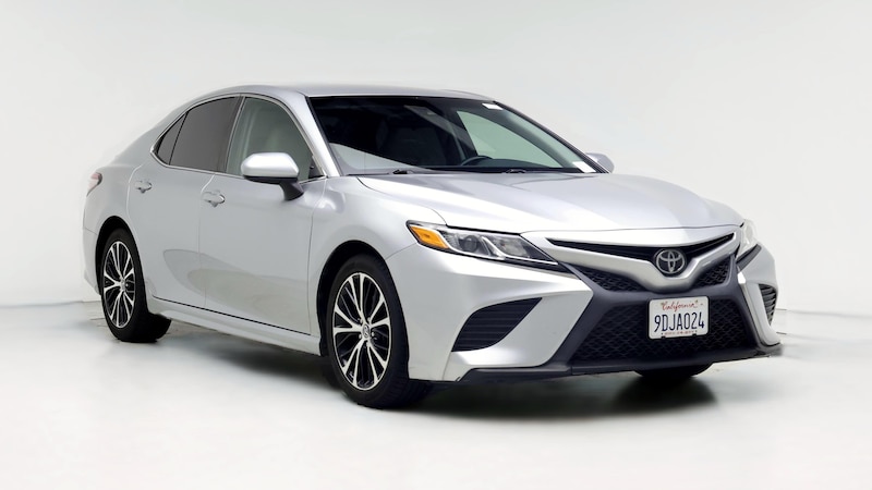 2018 Toyota Camry SE Hero Image