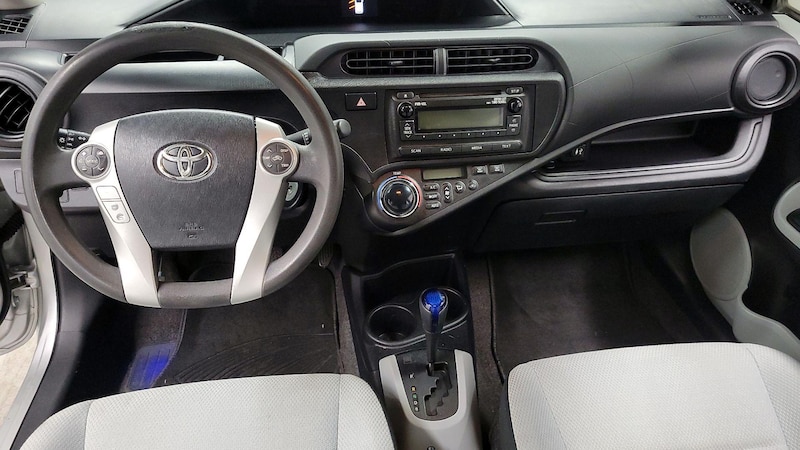 2014 Toyota Prius c One 9