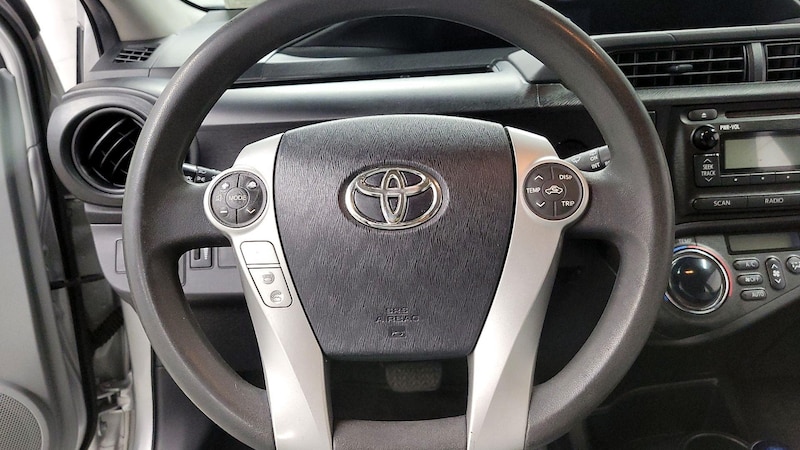 2014 Toyota Prius c One 10