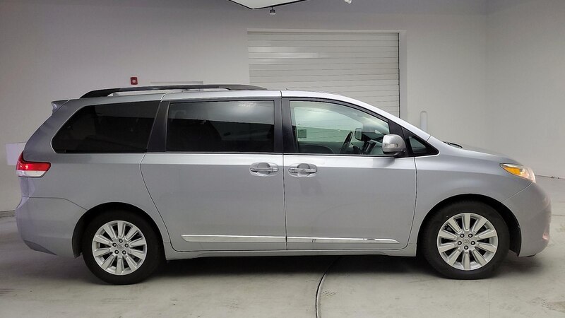 2013 Toyota Sienna Limited 4