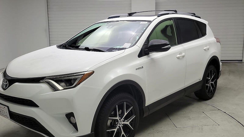 2017 Toyota RAV4 SE 3