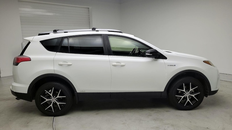 2017 Toyota RAV4 SE 4