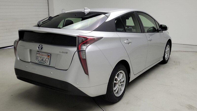 2018 Toyota Prius Three 5