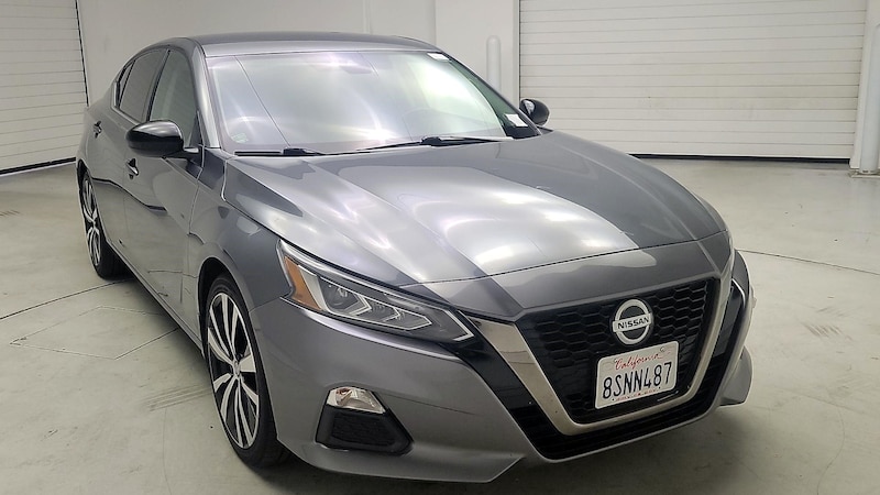 2021 Nissan Altima SR Hero Image