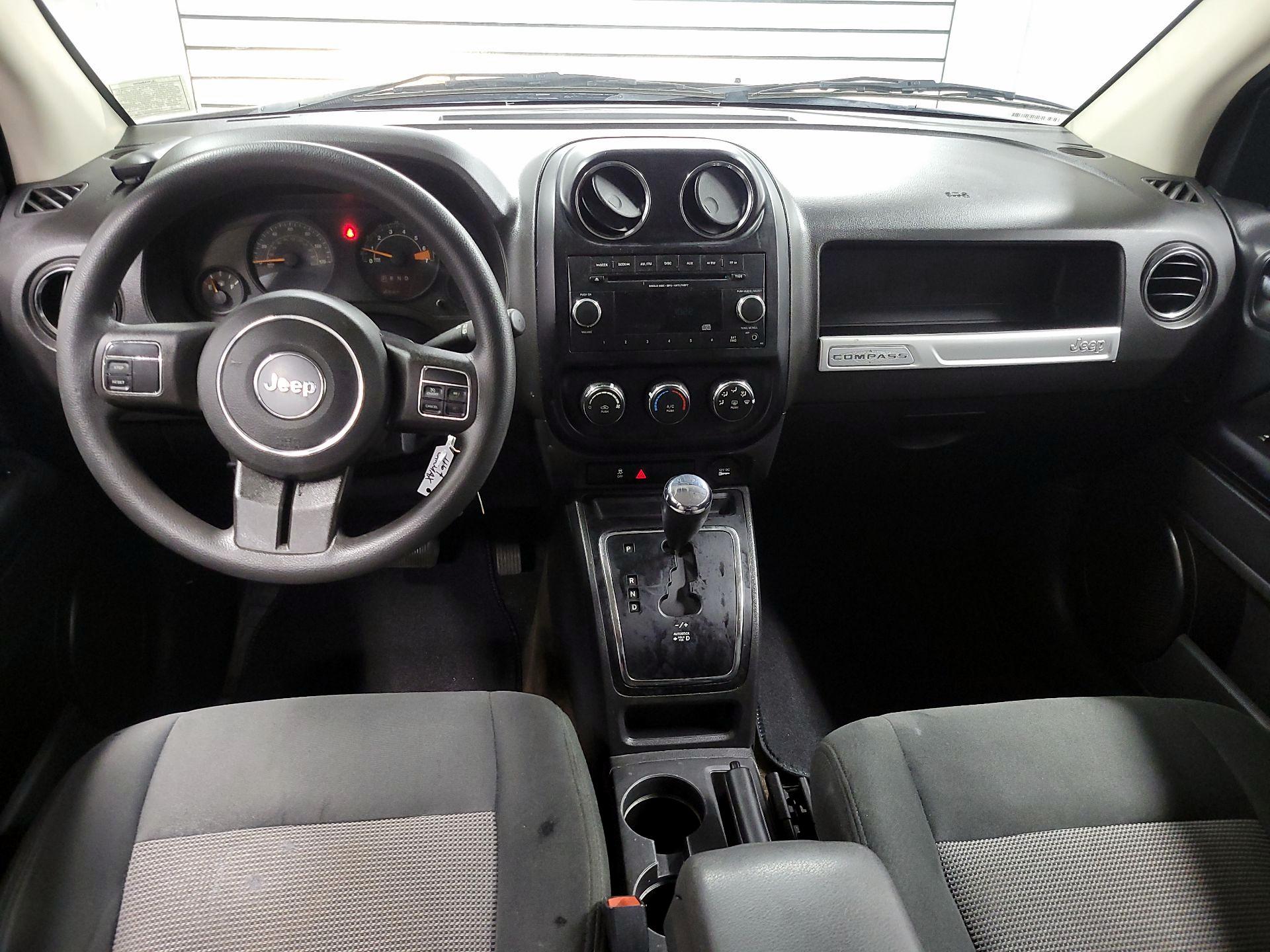 Thumbnail: 2015 Jeep Compass - 9