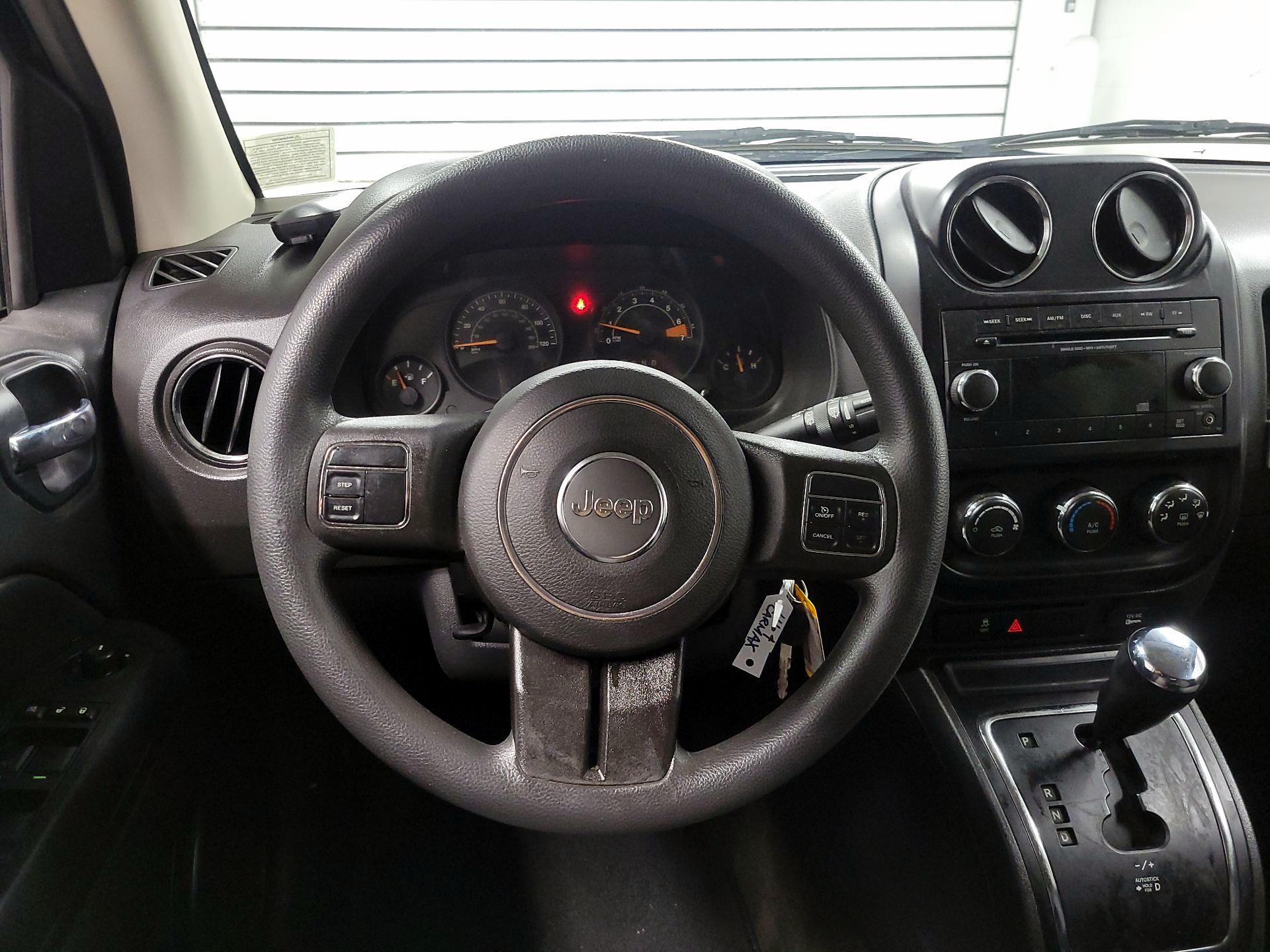 Thumbnail: 2015 Jeep Compass - 10