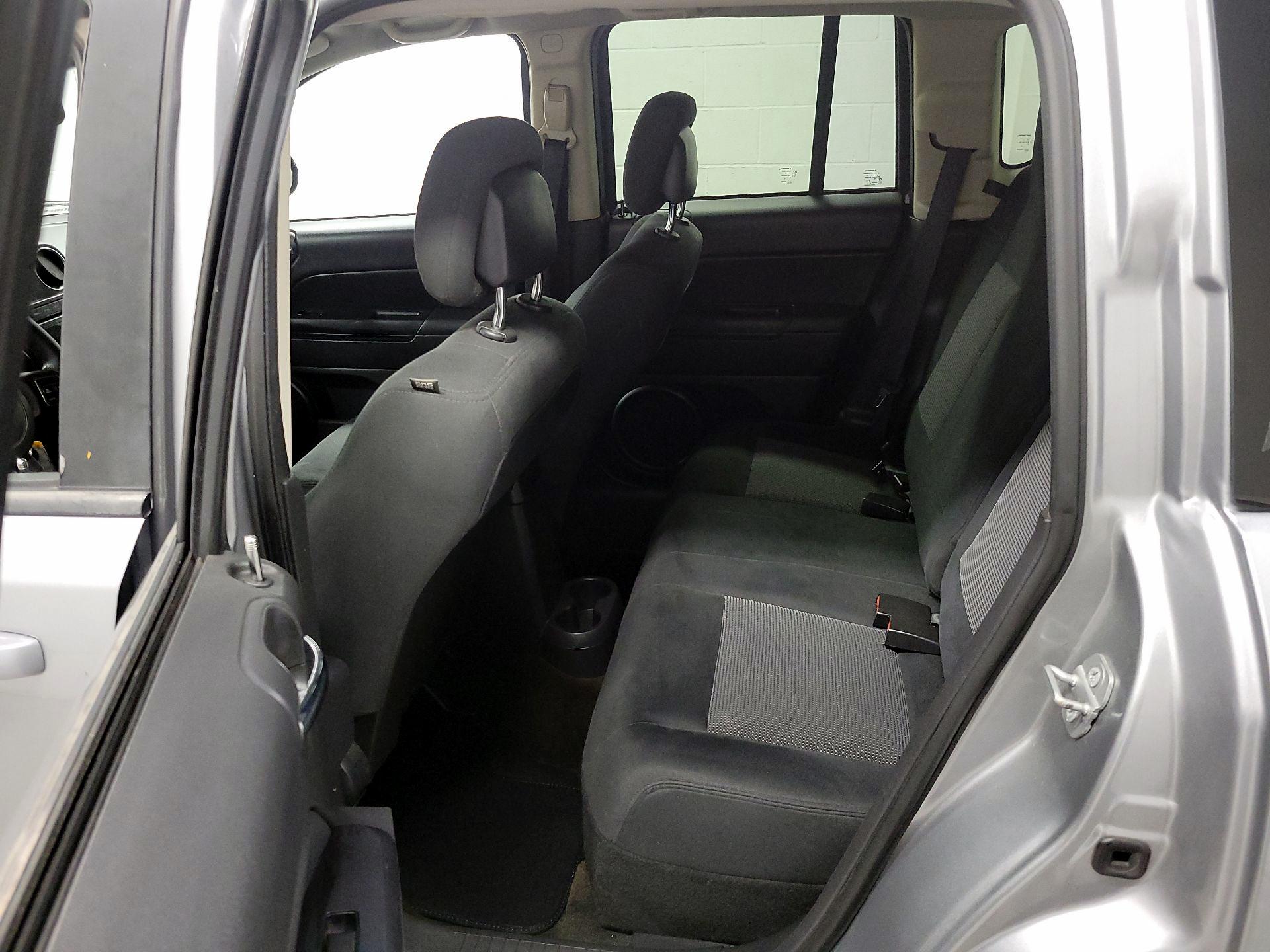 Thumbnail: 2015 Jeep Compass - 16