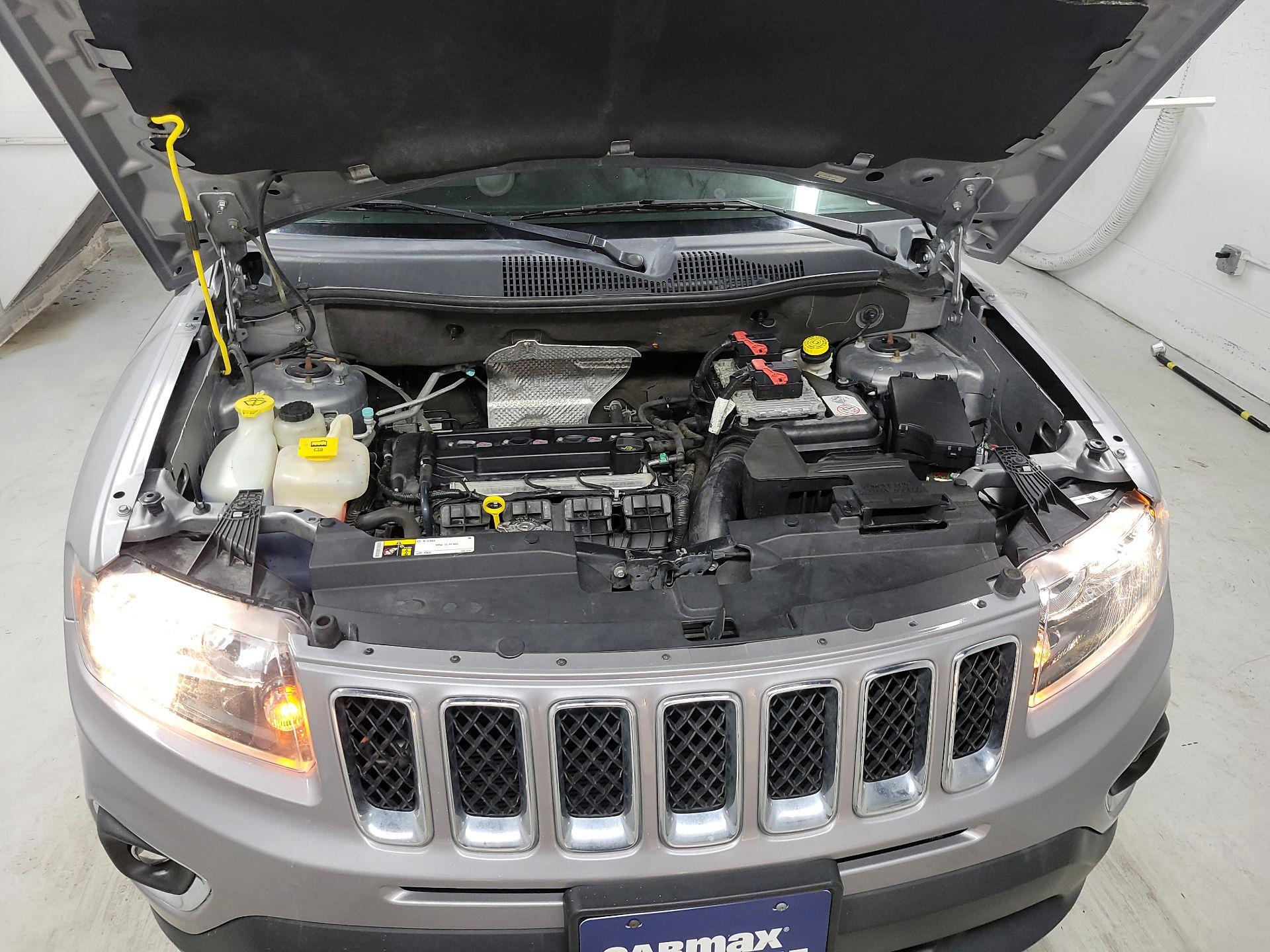 Thumbnail: 2015 Jeep Compass - 18