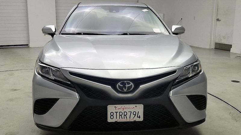 2020 Toyota Camry SE 2