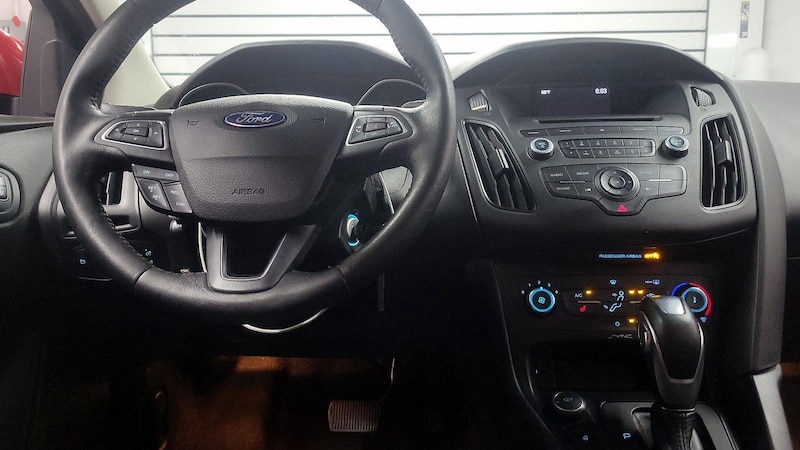 2016 Ford Focus SE 8