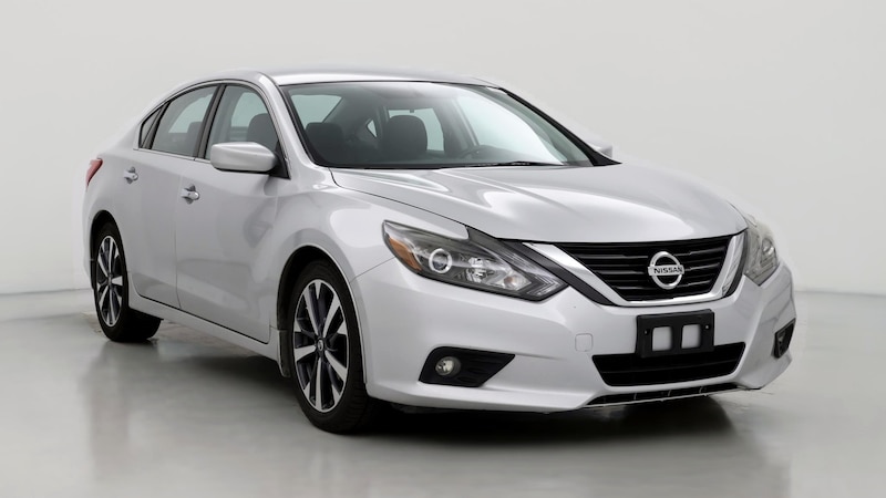 2016 Nissan Altima SR Hero Image