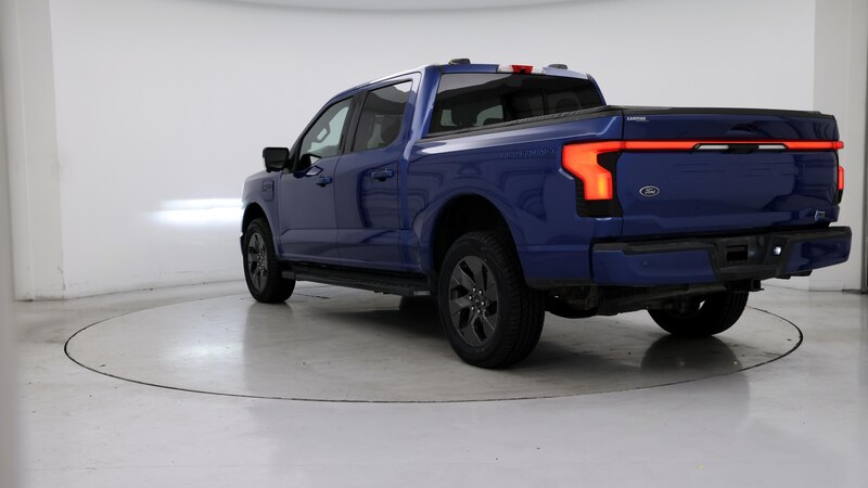 2022 Ford F-150 Lightning Lariat 2