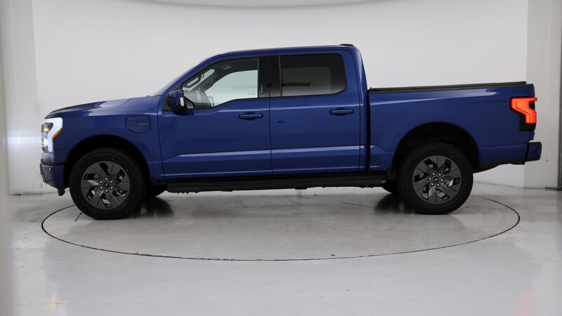 2022 Ford F-150 Lightning Lariat 3