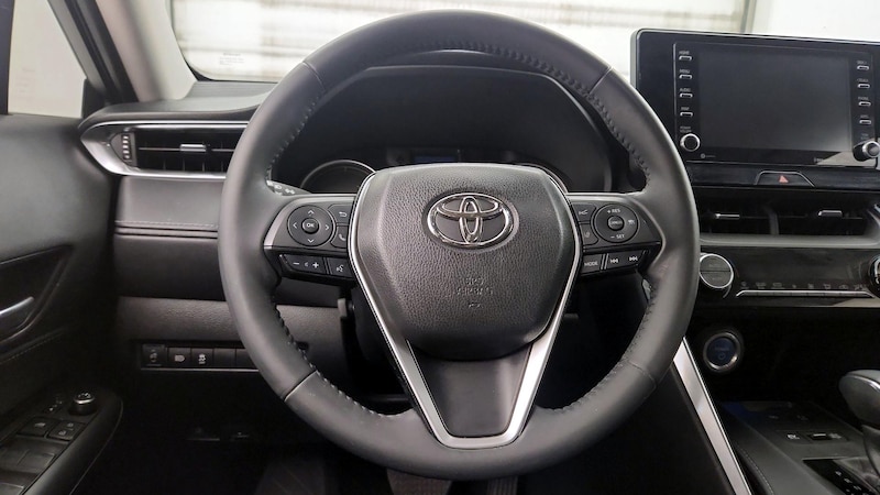 2022 Toyota Venza LE 10