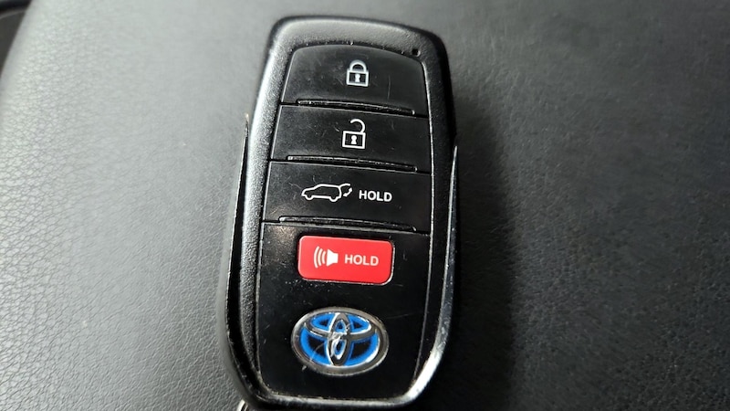 2022 Toyota Venza LE 22