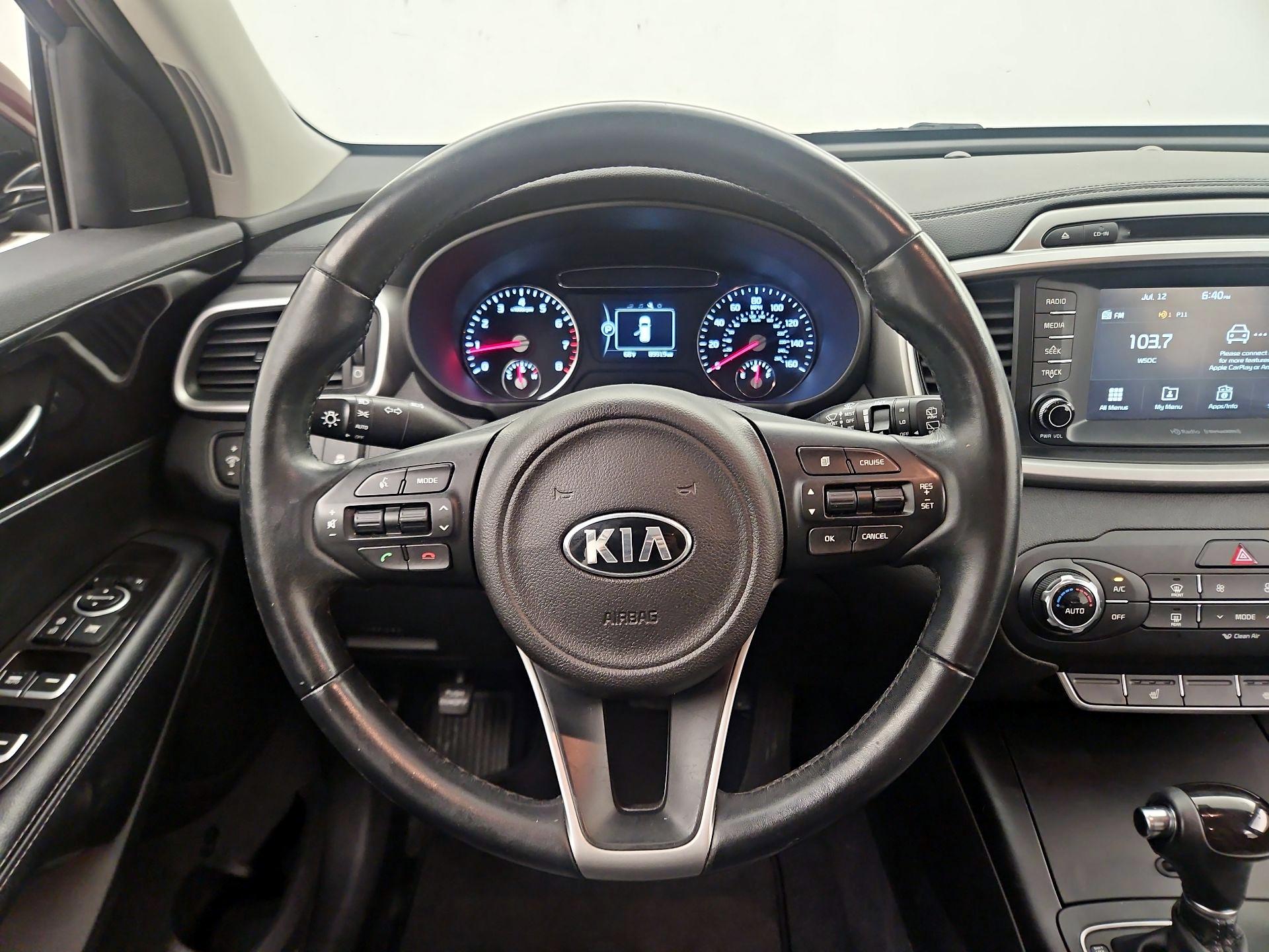 Thumbnail: 2017 Kia Sorento - 10