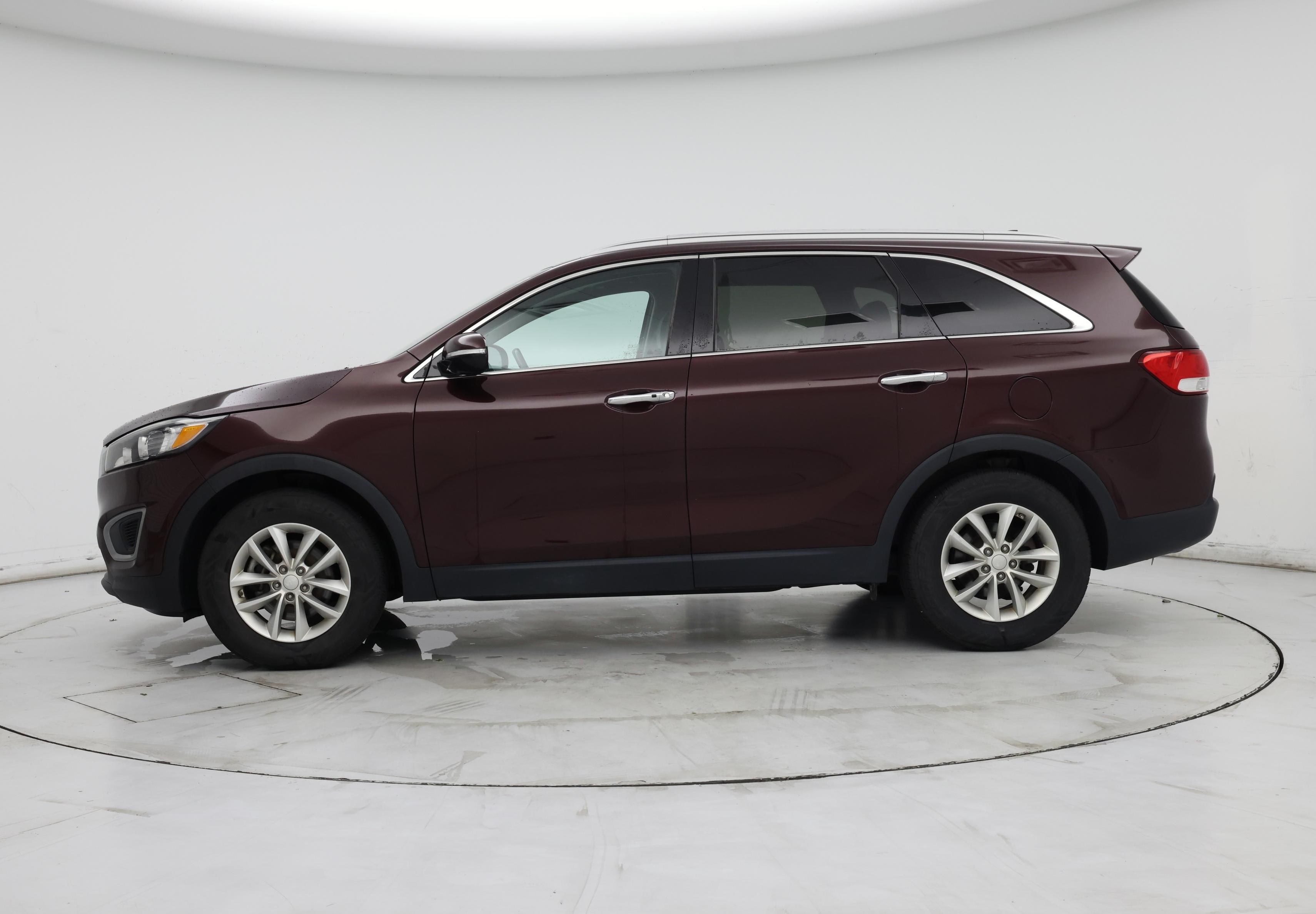 Thumbnail: 2017 Kia Sorento - 3