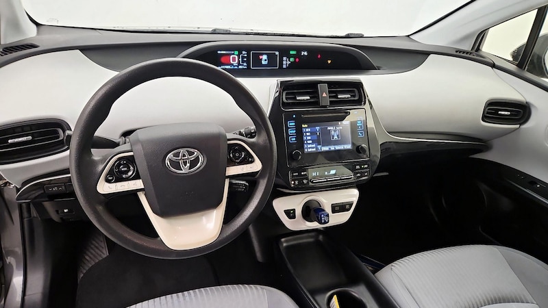 2017 Toyota Prius Two 9