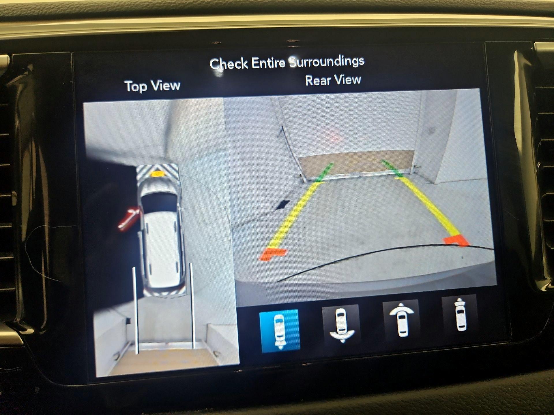 Thumbnail: 2019 Chrysler Pacifica - 15