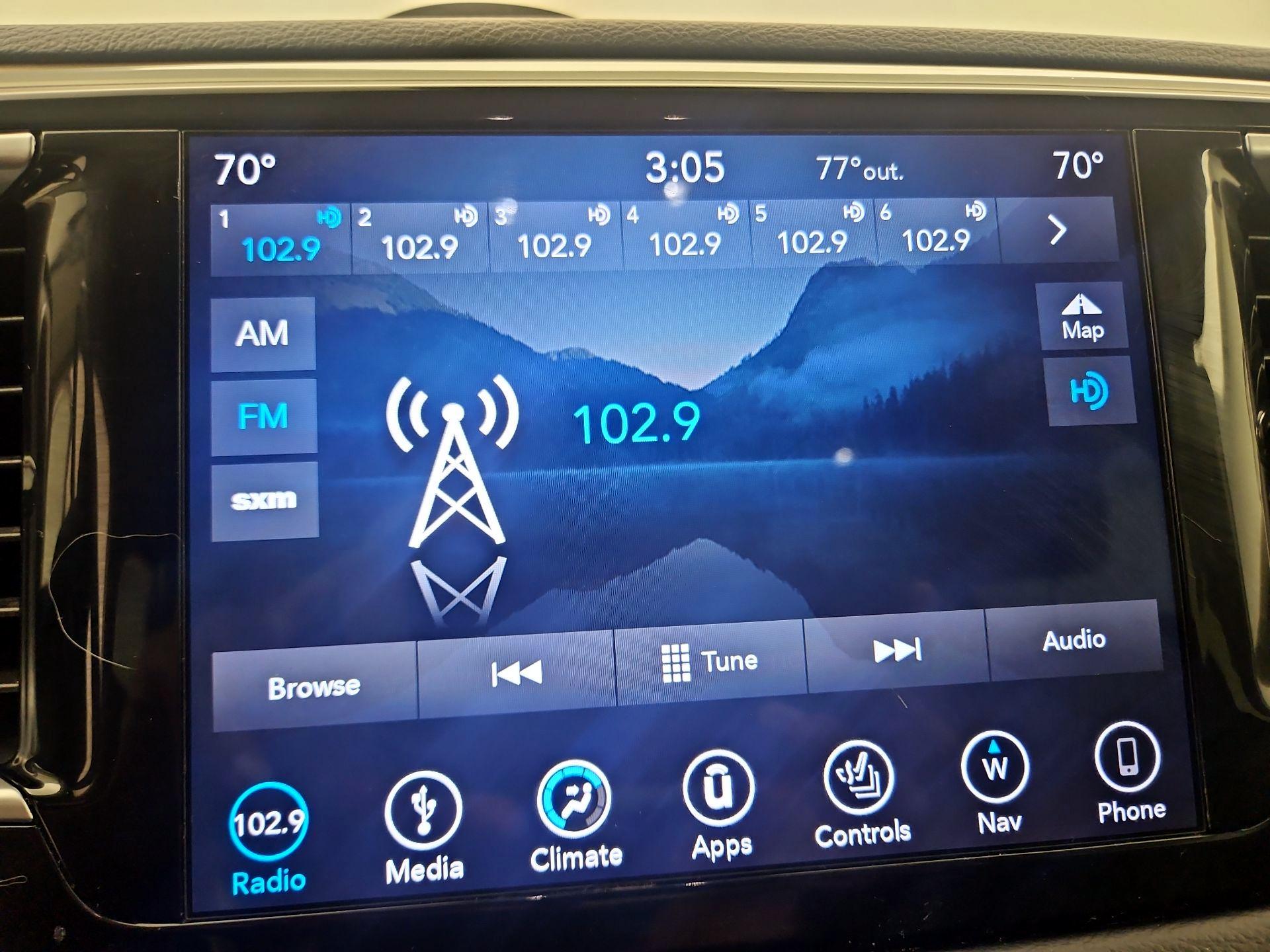 Thumbnail: 2019 Chrysler Pacifica - 16