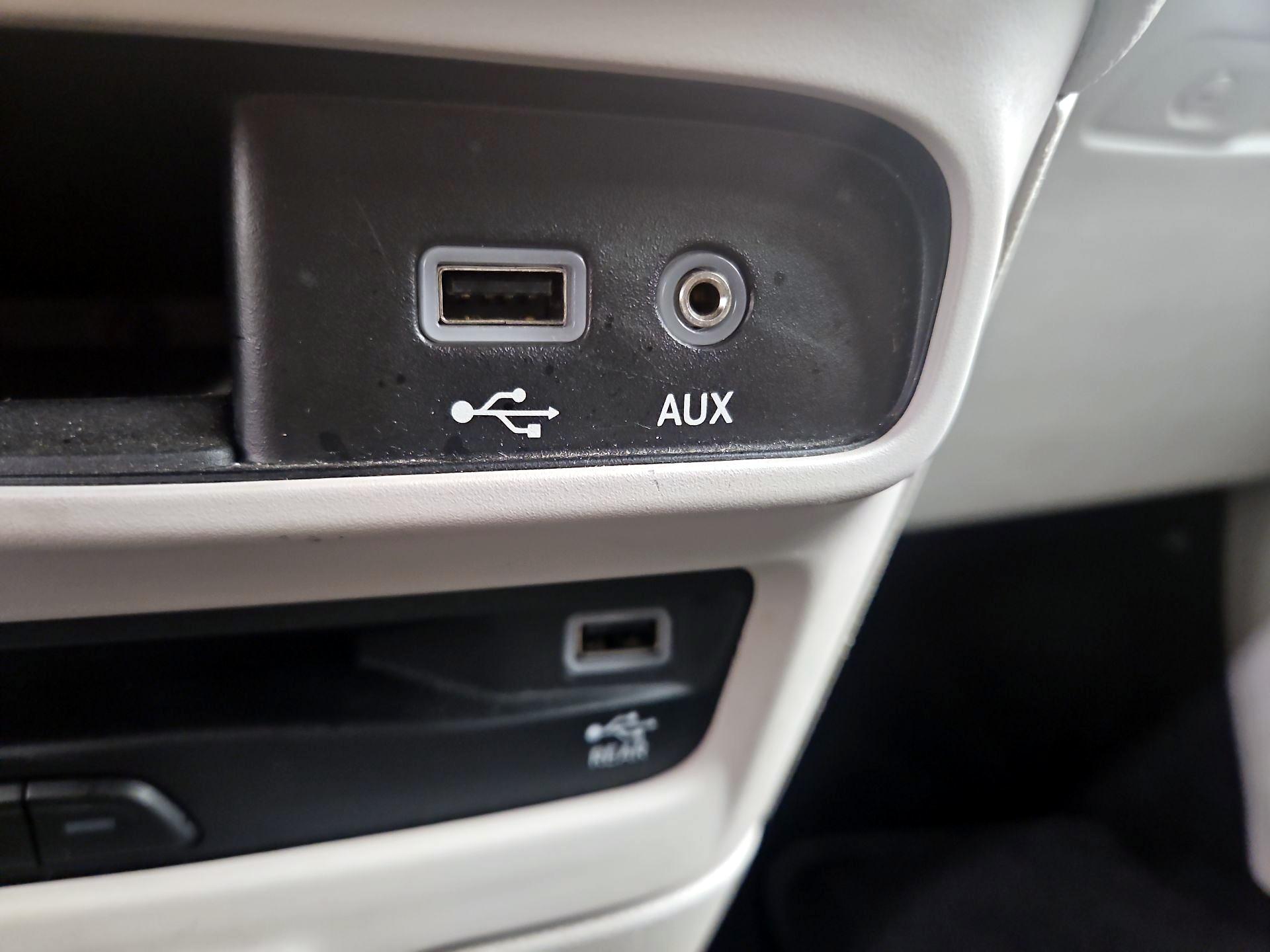Thumbnail: 2019 Chrysler Pacifica - 19