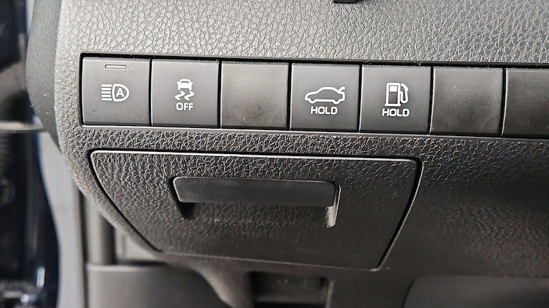 2021 Toyota Camry SE 13