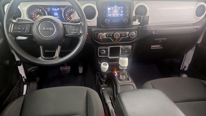2020 Jeep Gladiator Sport 9