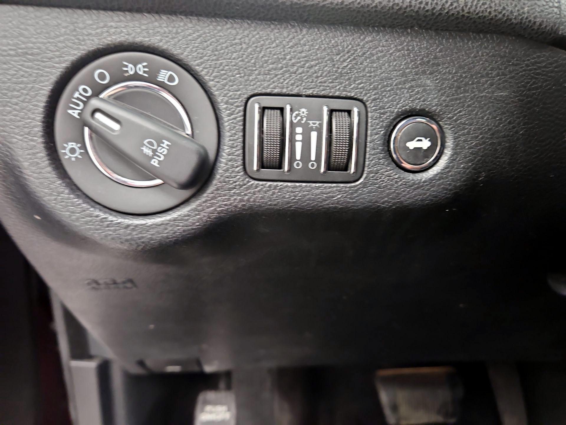 Thumbnail: 2016 Chrysler 300 - 13
