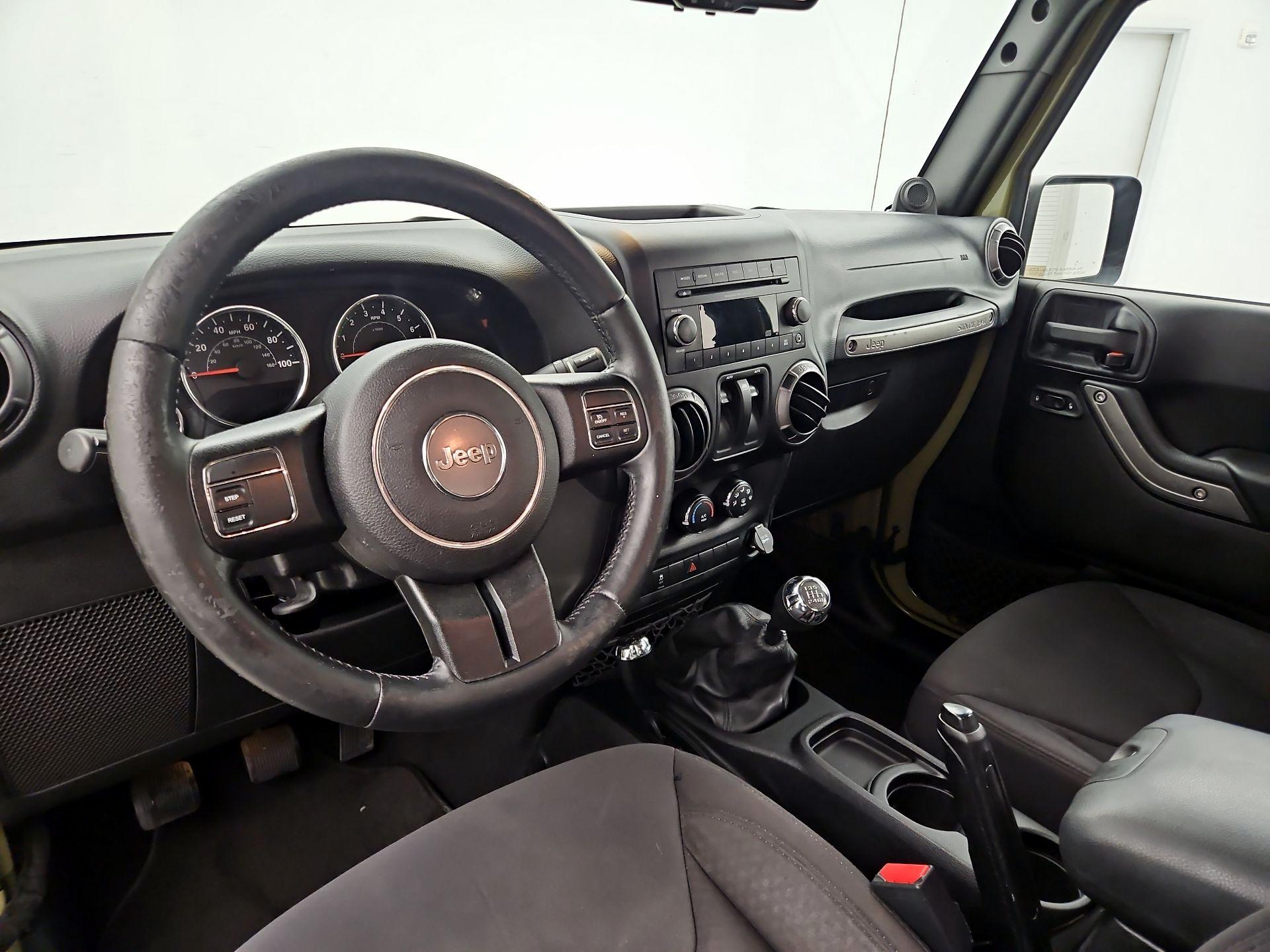 Thumbnail: 2013 Jeep Wrangler - 9