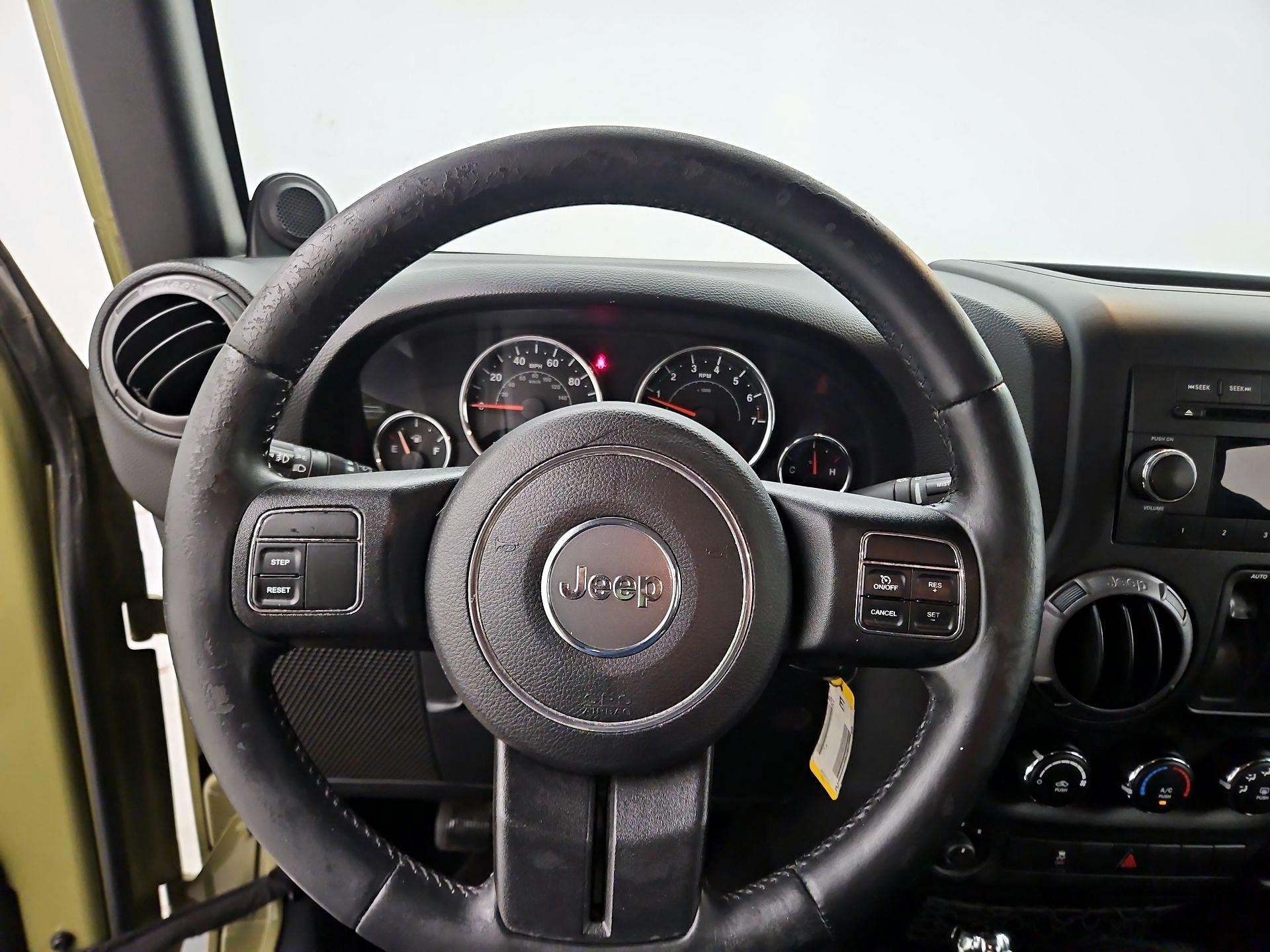 Thumbnail: 2013 Jeep Wrangler - 10