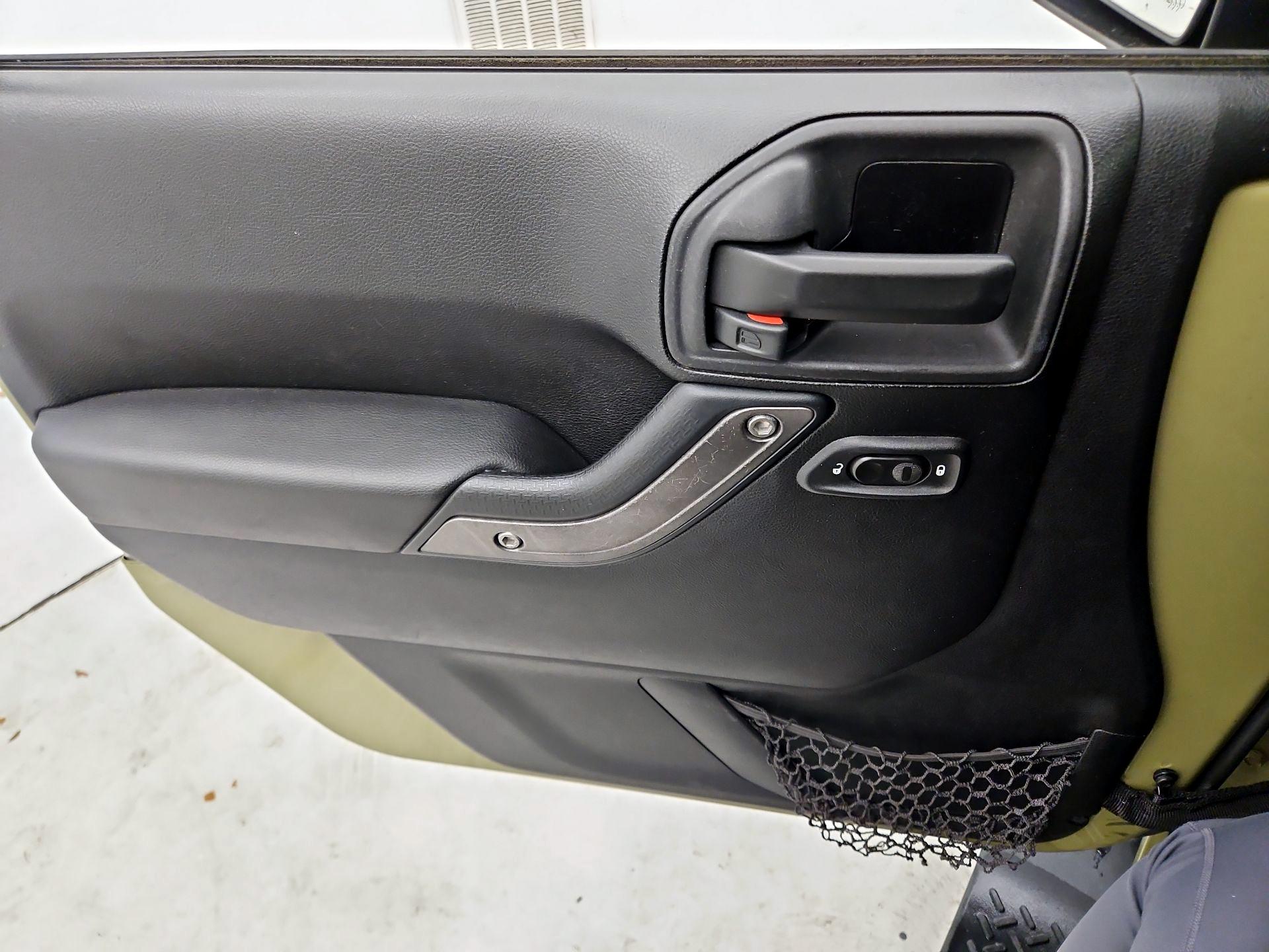 Thumbnail: 2013 Jeep Wrangler - 12