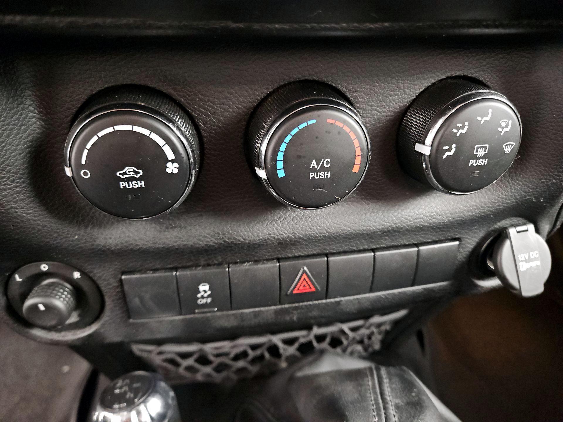 Thumbnail: 2013 Jeep Wrangler - 14