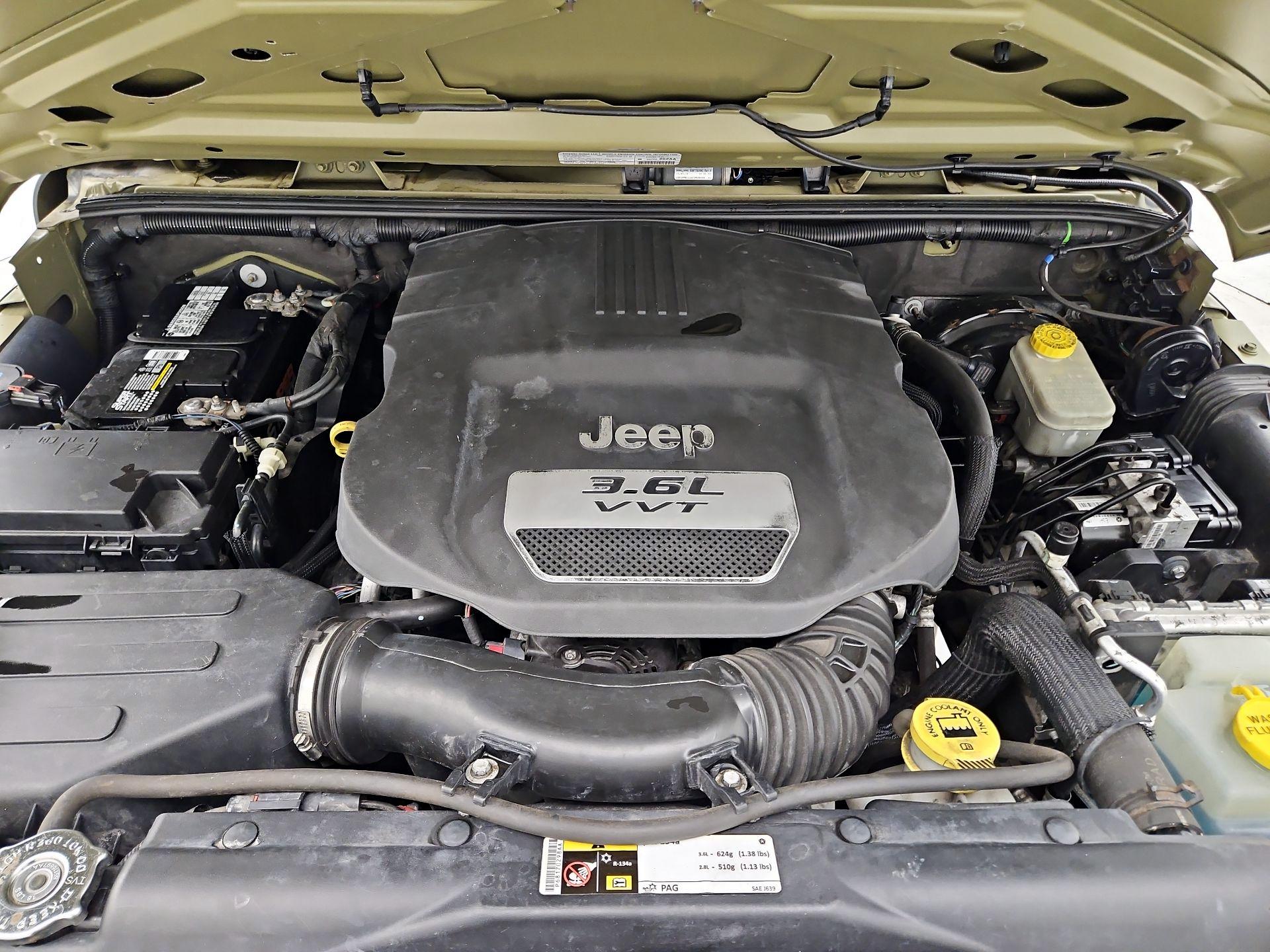 Thumbnail: 2013 Jeep Wrangler - 18