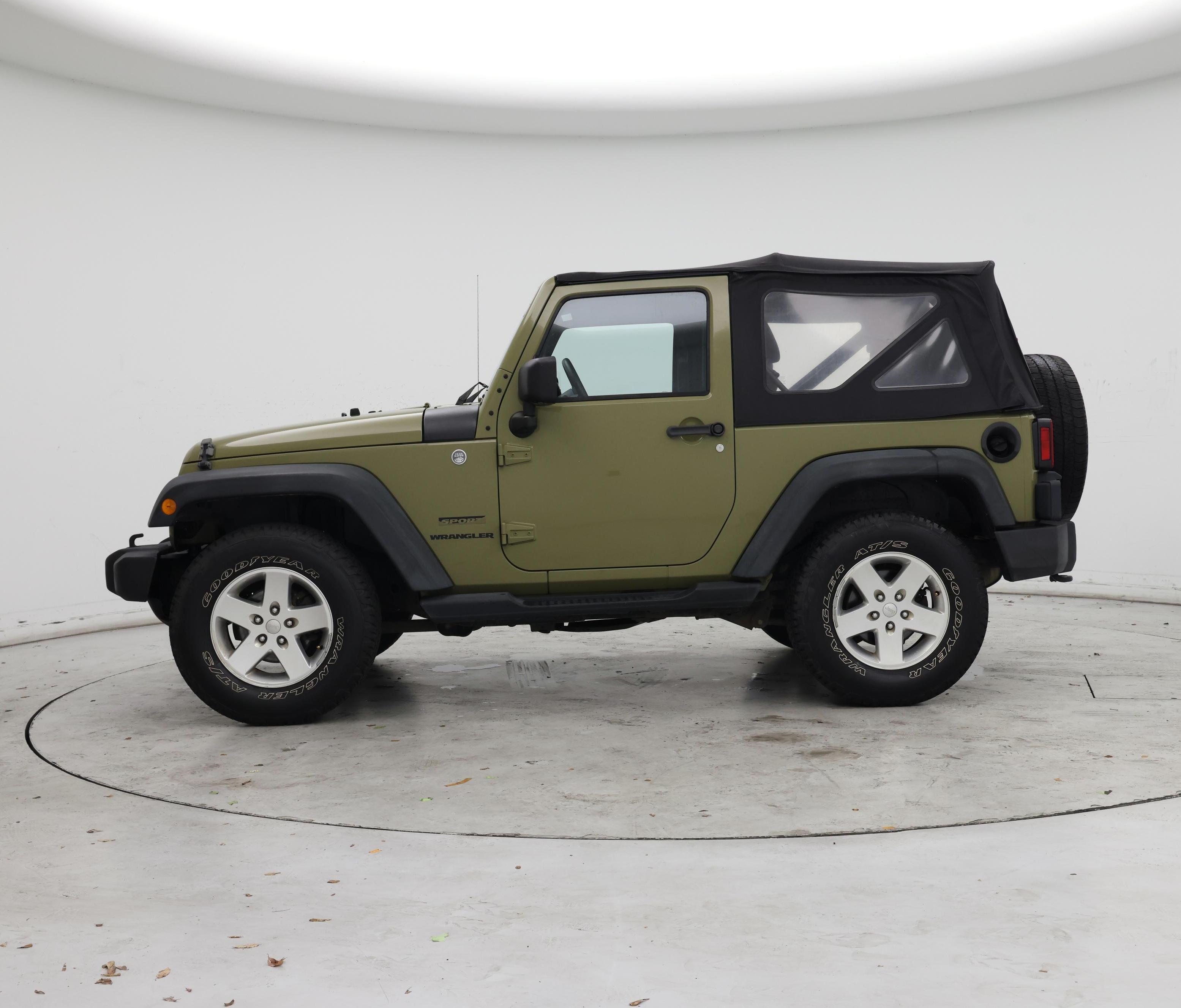 Thumbnail: 2013 Jeep Wrangler - 3