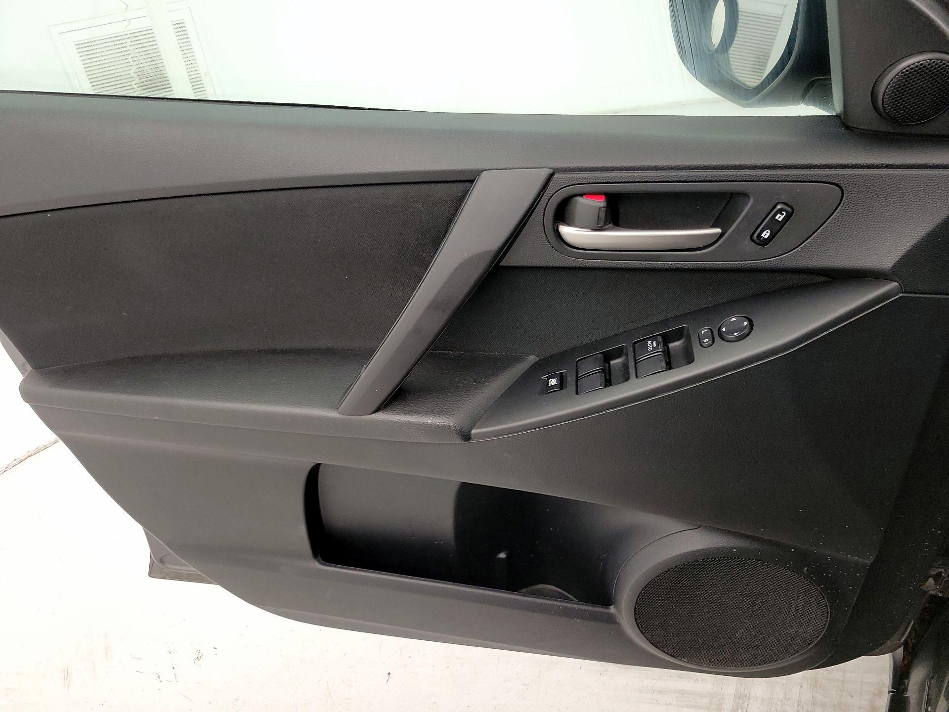 Thumbnail: 2013 Mazda Mazda3 - 12