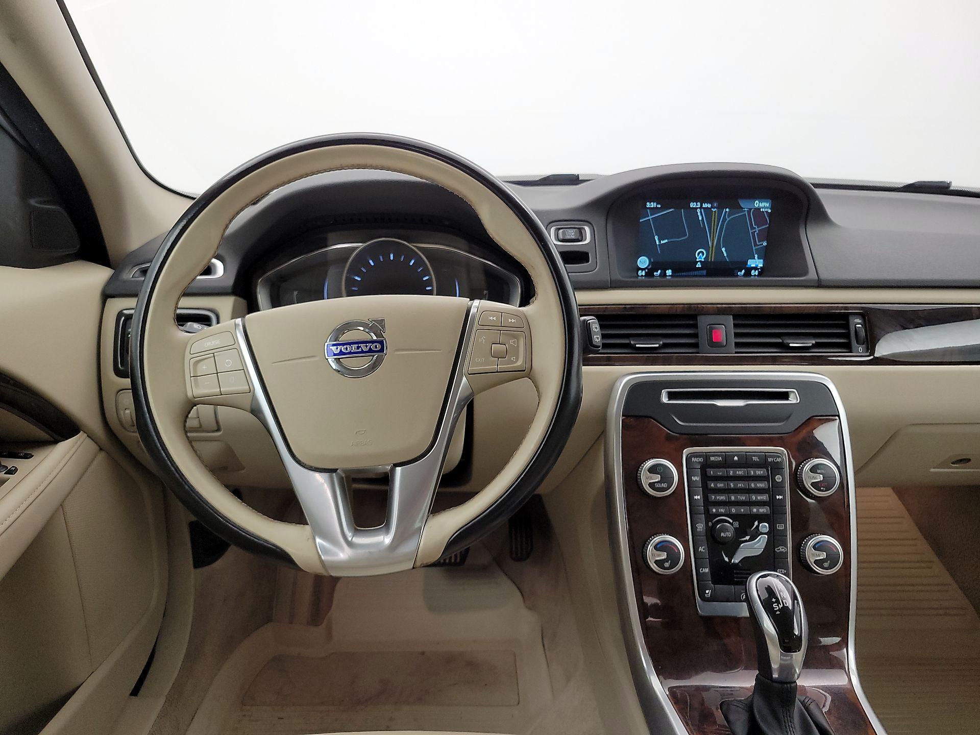 Thumbnail: 2016 Volvo XC70 - 10