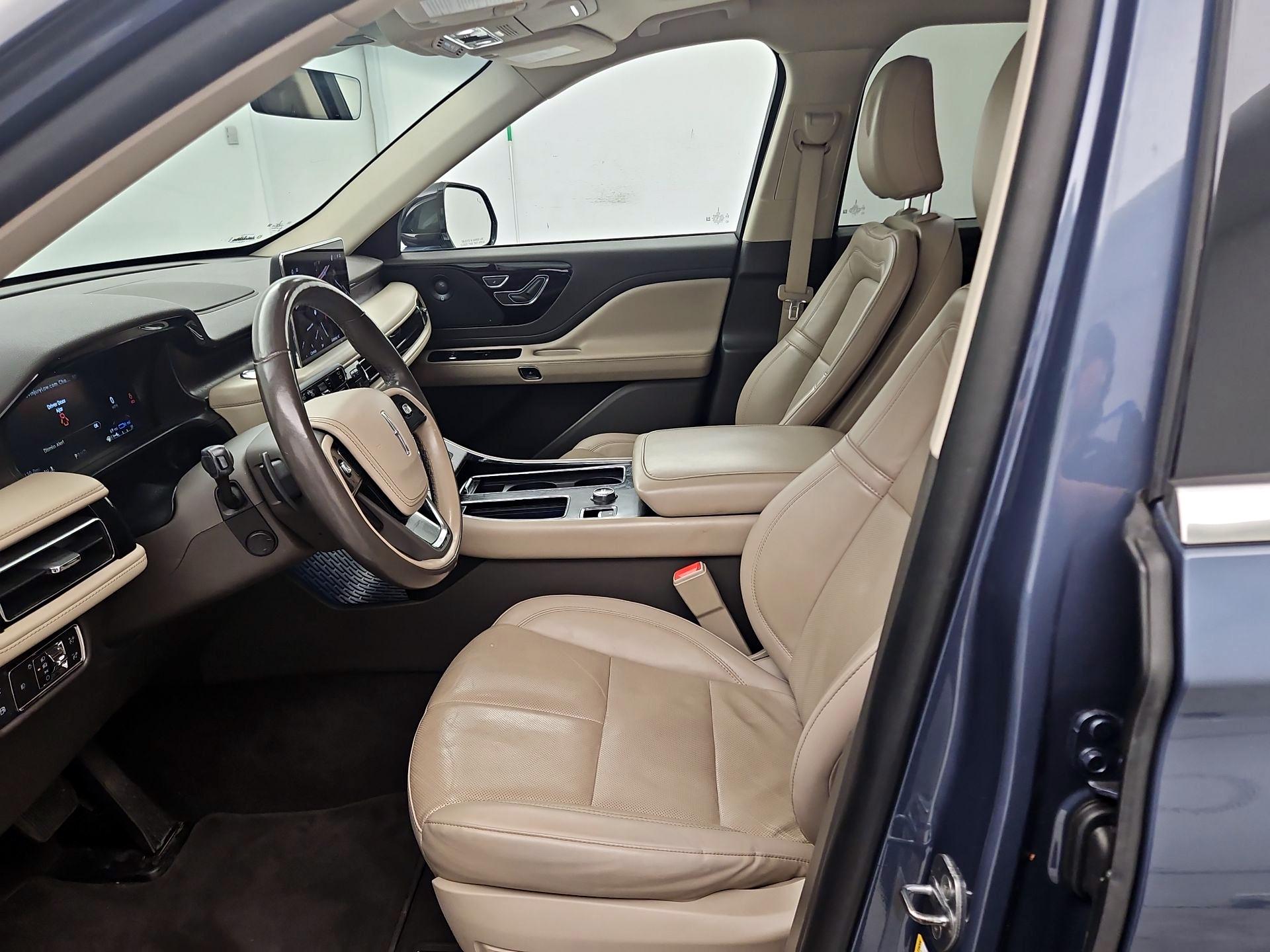 Thumbnail: 2021 Lincoln Aviator - 11