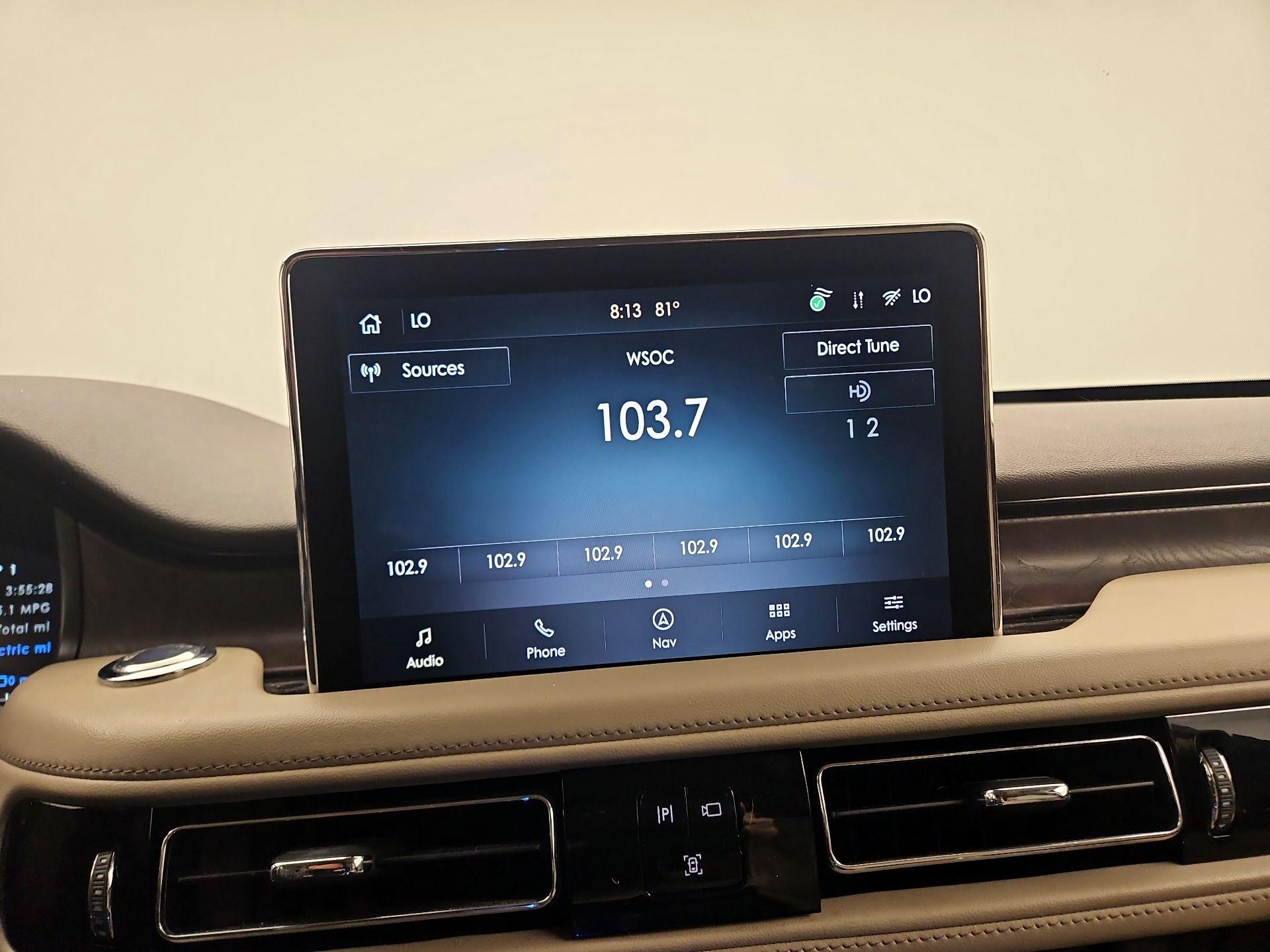 Thumbnail: 2021 Lincoln Aviator - 16