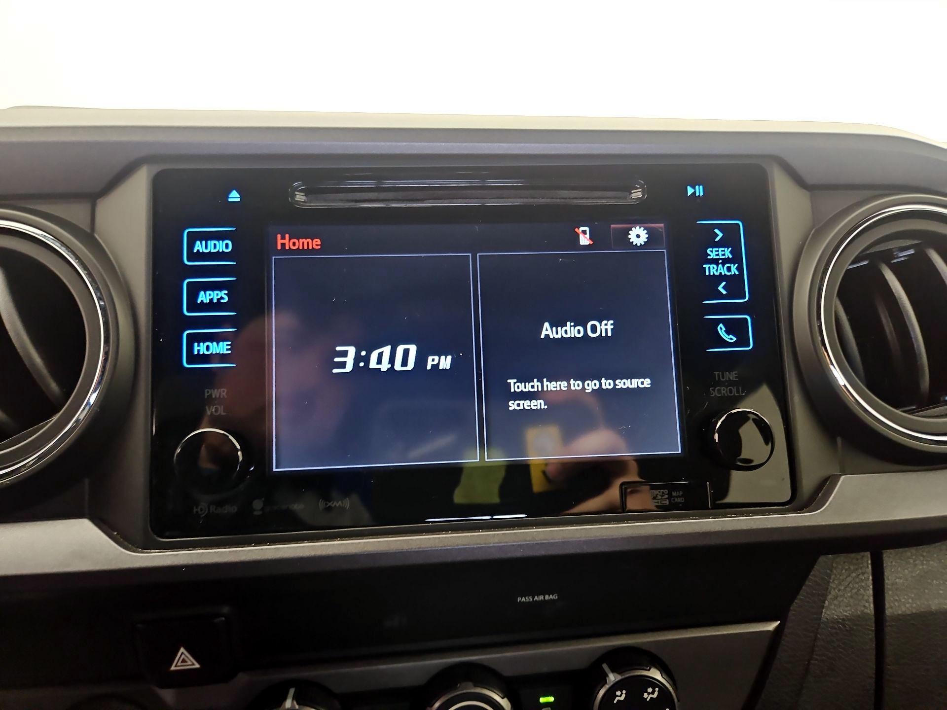 Thumbnail: 2019 Toyota Tacoma - 15