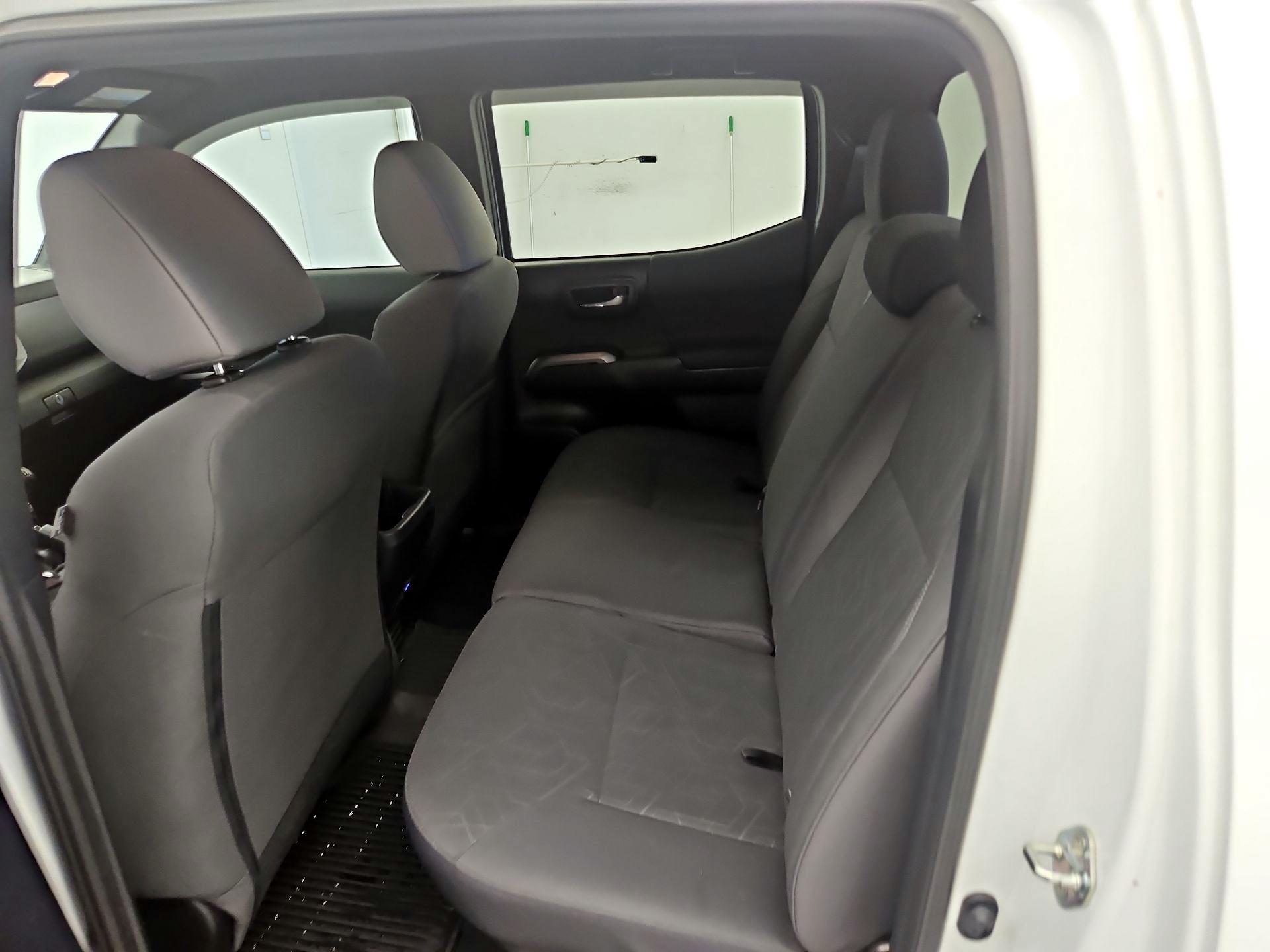 Thumbnail: 2019 Toyota Tacoma - 19