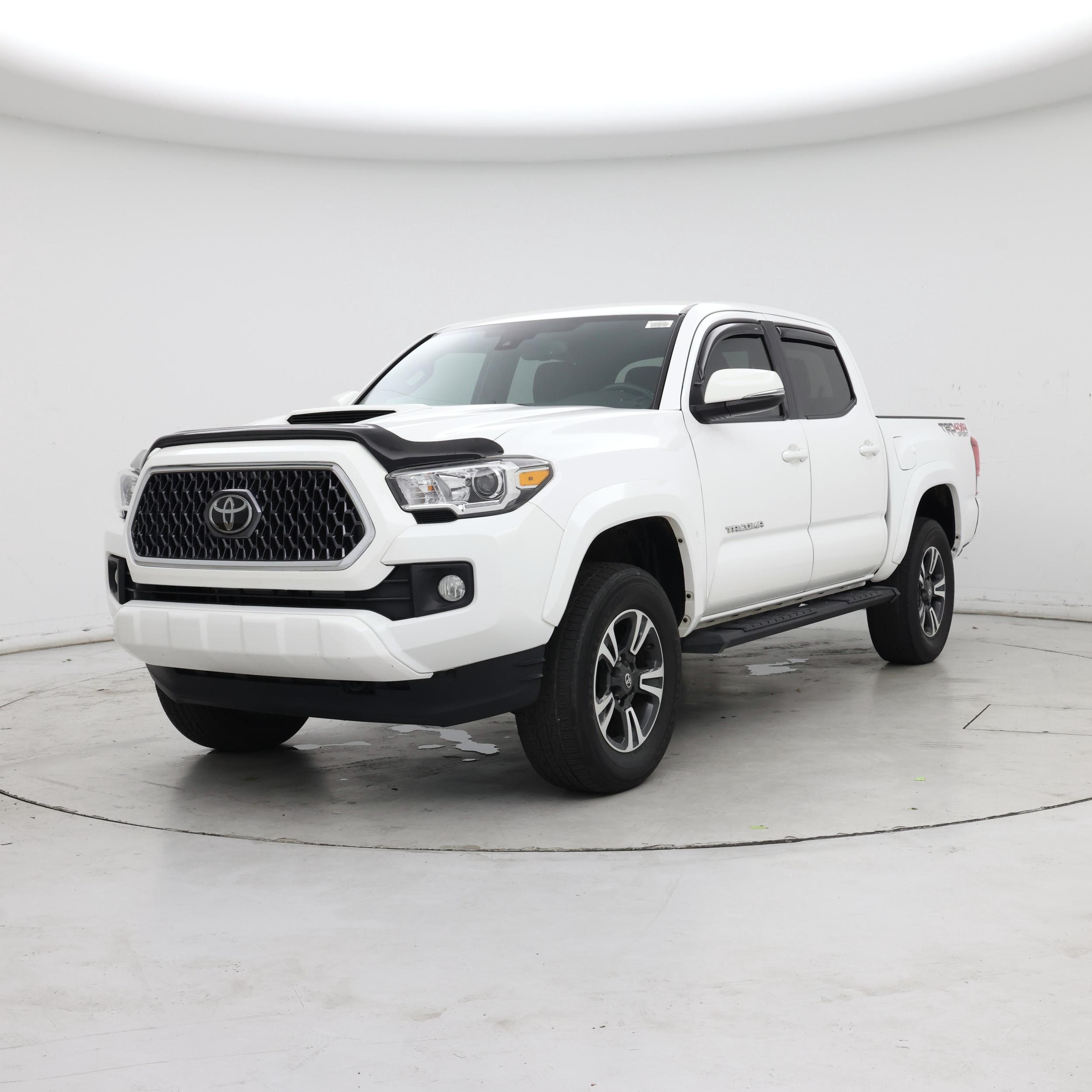 Thumbnail: 2019 Toyota Tacoma - 4