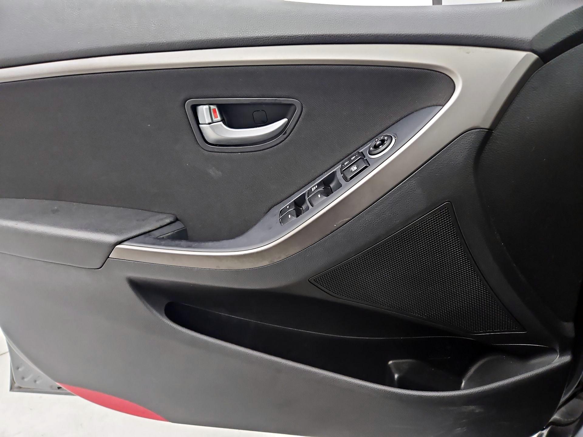 Thumbnail: 2016 Hyundai Elantra - 12