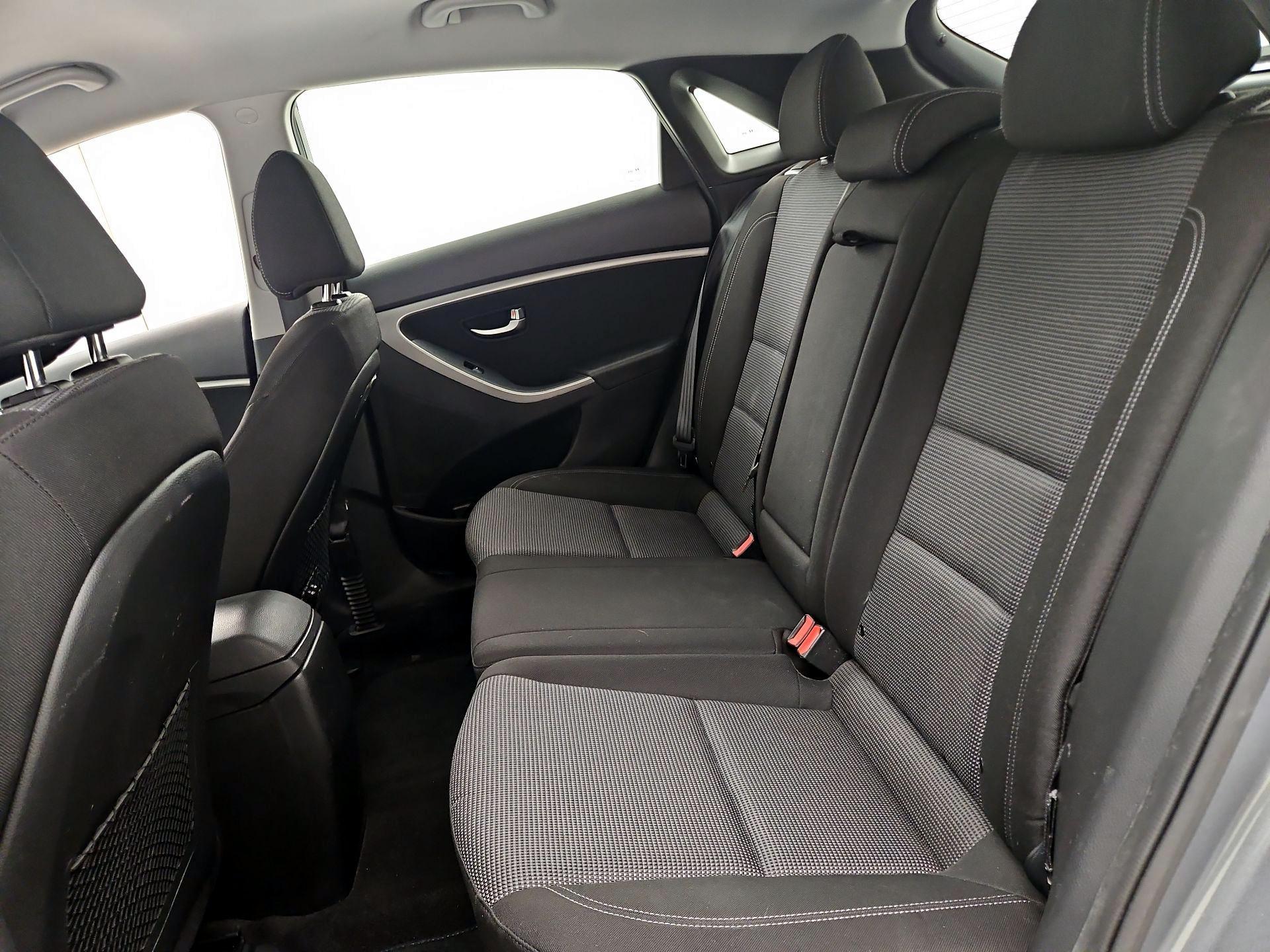 Thumbnail: 2016 Hyundai Elantra - 18